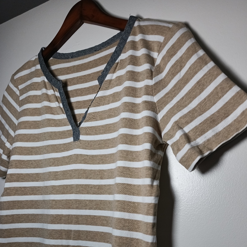 Size S - Vneck Striped Tee - Express